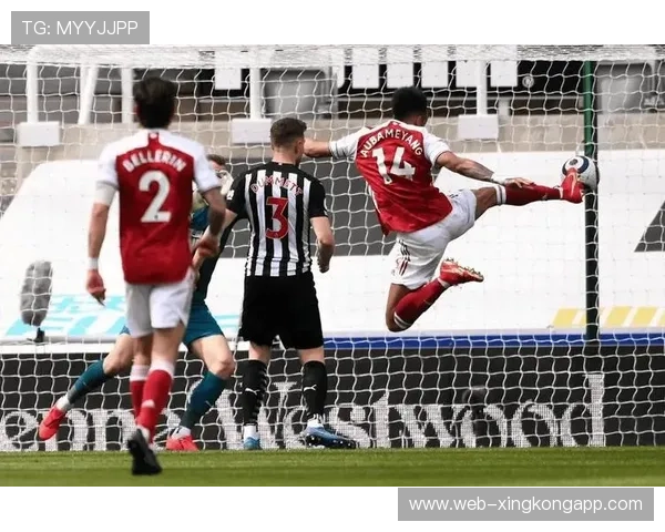 科隆vs拜仁：迈纳远射得手，格纳布里挑射扳平