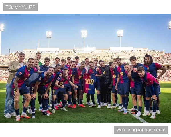 巴萨全队进行封闭训练,重点演练定位球攻防 巴萨全队进行封闭训练,重点演练定位球攻防